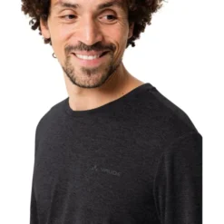Essential Langarm T-Shirt Herren